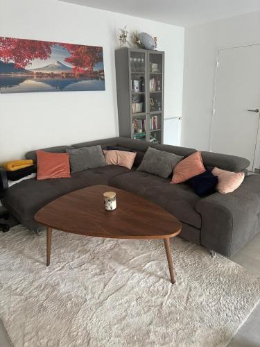 Romainville Apartment | Cozy apartment with garden, massage