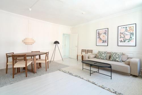 Copenhagen City Centre Apartment | Cozy Apartments in Heart of Copenhagen Near Strøget & Højbro Plads