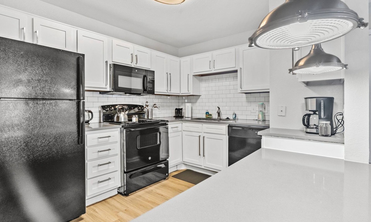 Pleasant Valley Apartment | Cozy Apt w/Resort Style Pool & Gym!