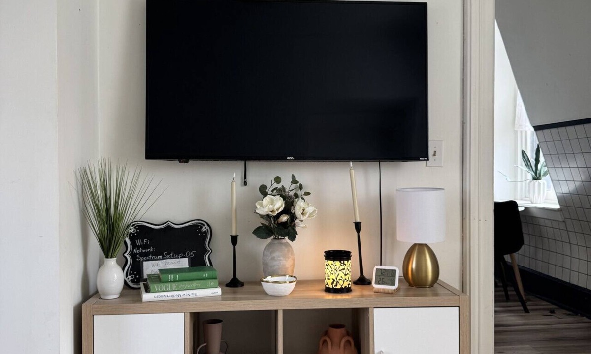 Newtonville Apartment | Cozy Apt w/Sunset View Over River