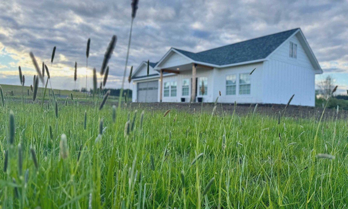 Harvard House | Cozy Avon Country Escape