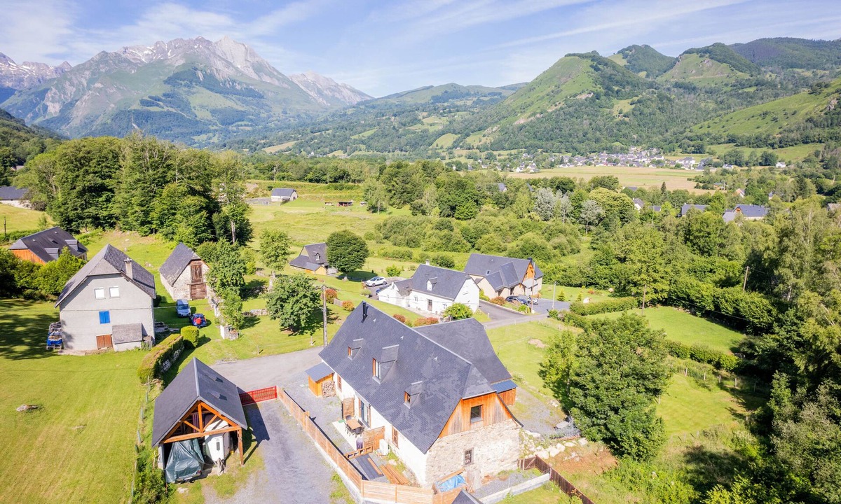 Aucun House | Cozy barn with breathtaking views over the Val d'Azun
