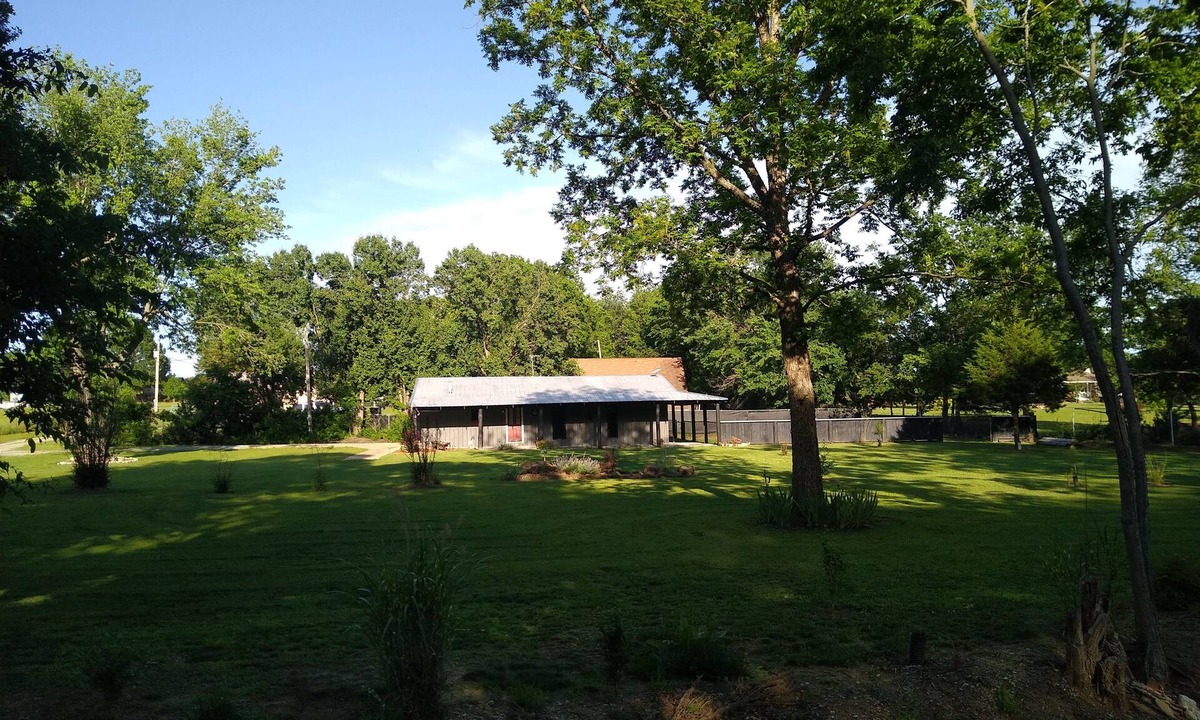 Claremore House | Cozy Barndominium near Will Rogers Downs and Highway 44. Quiet country setting