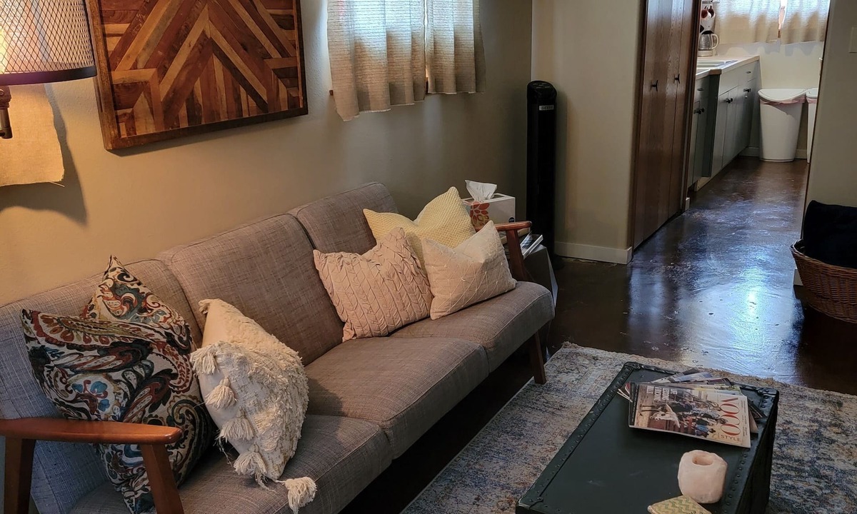 Old Prospect Apartment | Cozy basement apartment