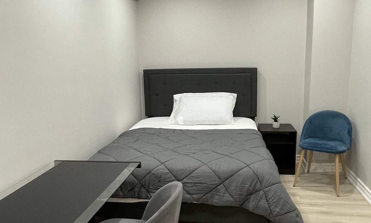 Whitby Apartment | Cozy Basement in Whitby