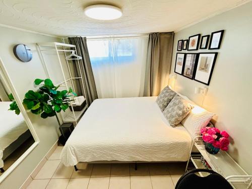 Bathurst Manor House | Cozy basement room-Private Bath - Near Subway line 1 - Toronto