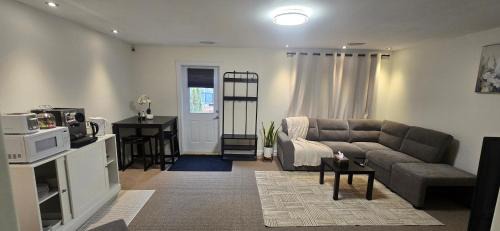 Lower Sackville House | Cozy Basement Suite
