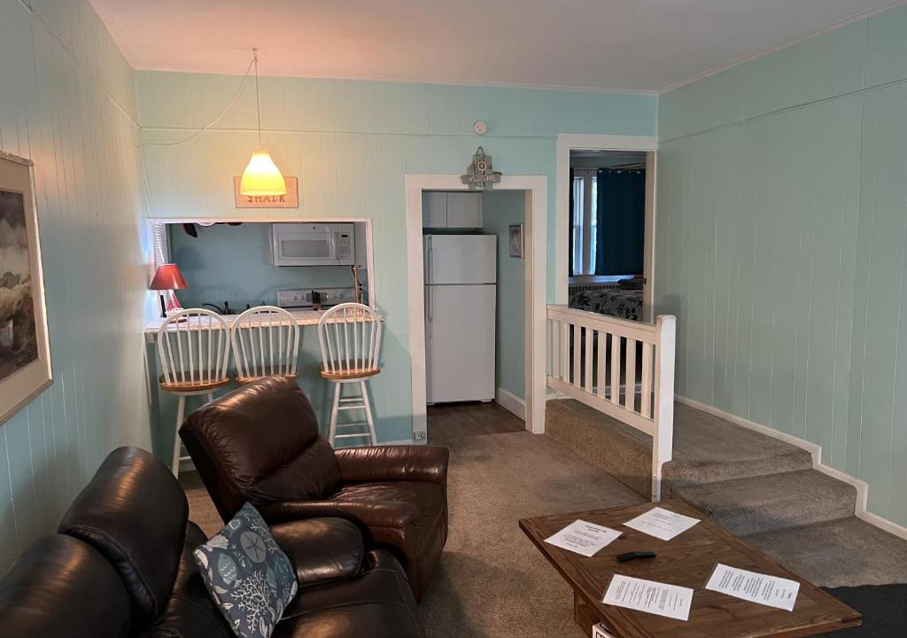 Willoughby Spit House | Cozy Bay View OceanSide cottage