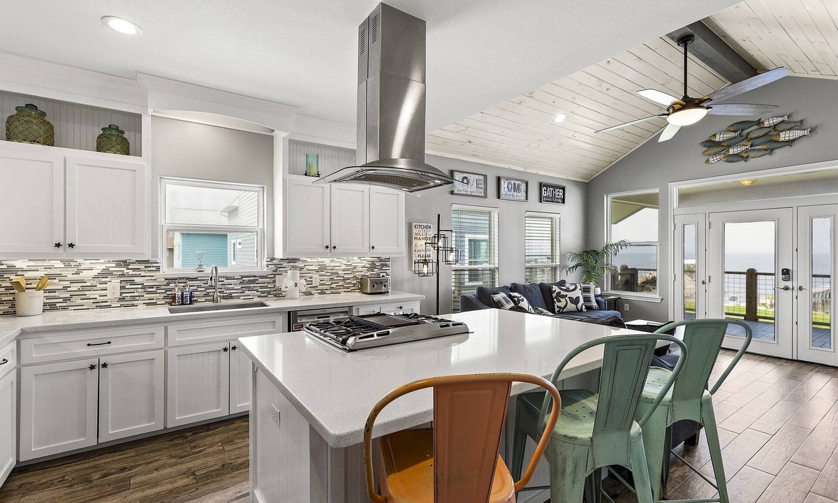 San Leon House | Cozy Bayfront Combo House w/Hot Tub + Private Pier