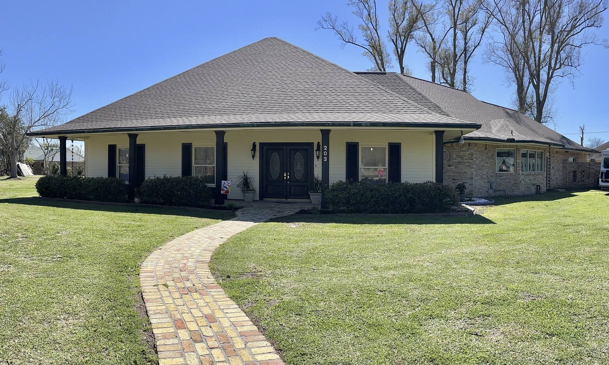Bourg House | COZY BAYOU - Spacious Home on Bayou Petit Caillou. nSLEEPS 14