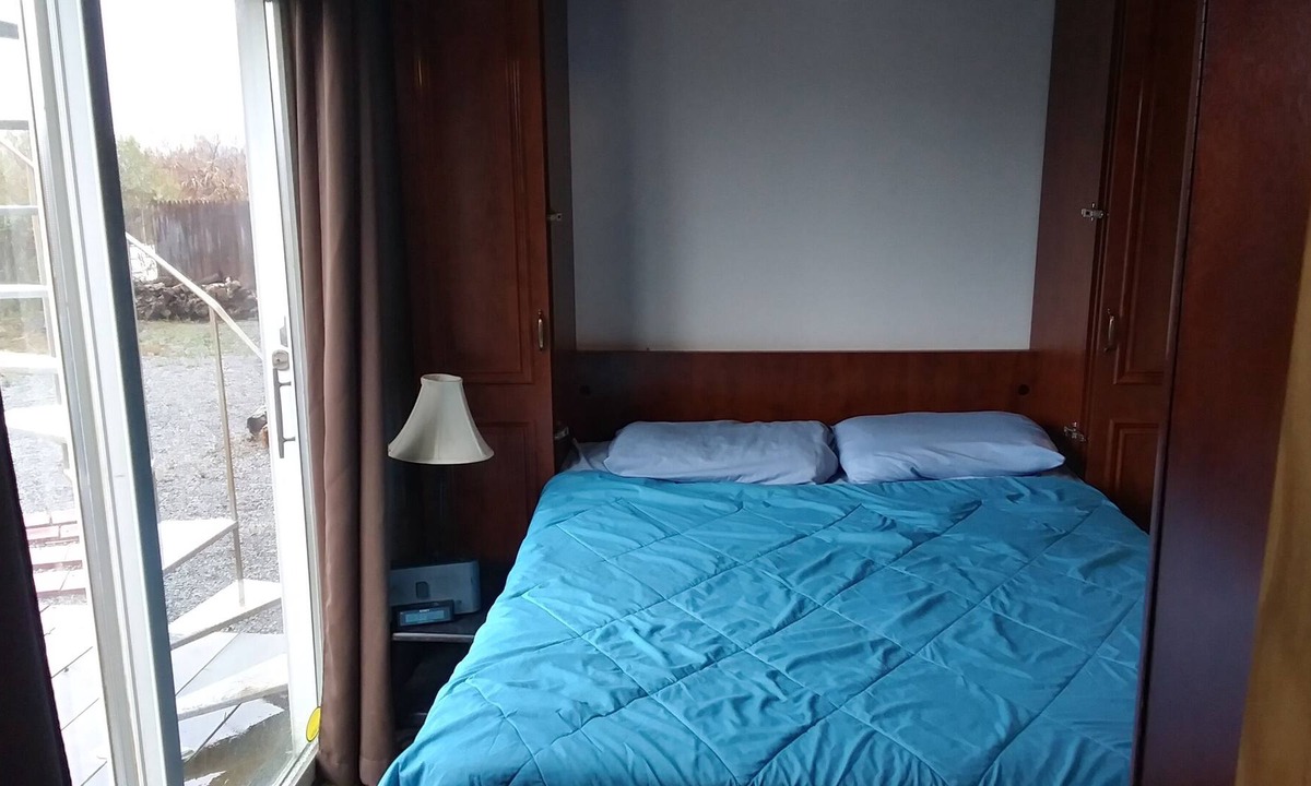 Mastic Beach Cottage | Cozy Bayside cottage