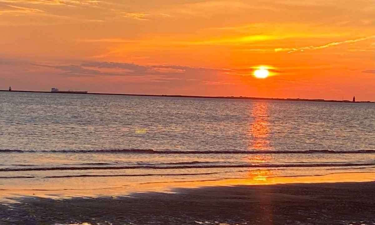 Lewes Cottage | Cozy beach cottage, steps from Lewes Beach