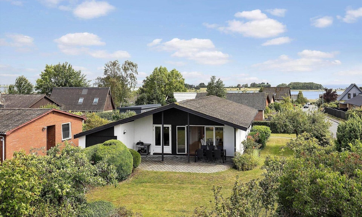 Aeroskobing Villa | Cozy beach house with sea view - 1 minute to the beach
