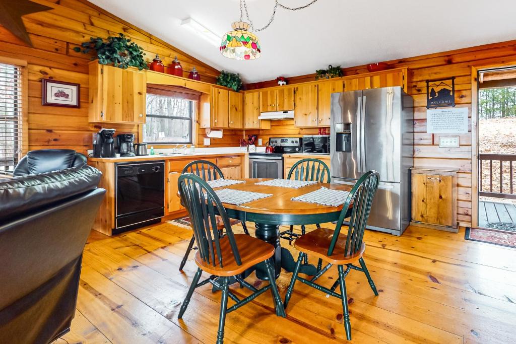 Blairsville House | Cozy Bear Den