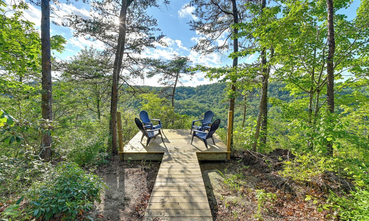 Heidelberg Cabin | Cozy Beattyville Cabin w/Fire Pit