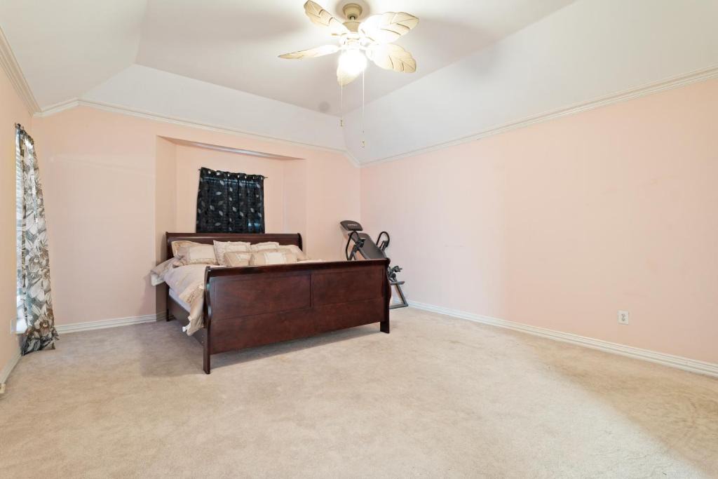 Far North Dallas House | Cozy Big Room with Bed For Long Stay