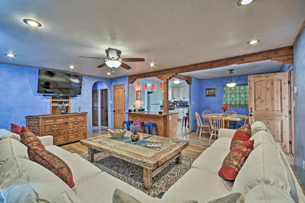 El Prado House | Cozy 'Blue Adobe' w/Steam Room 2 Mi. from Taos!