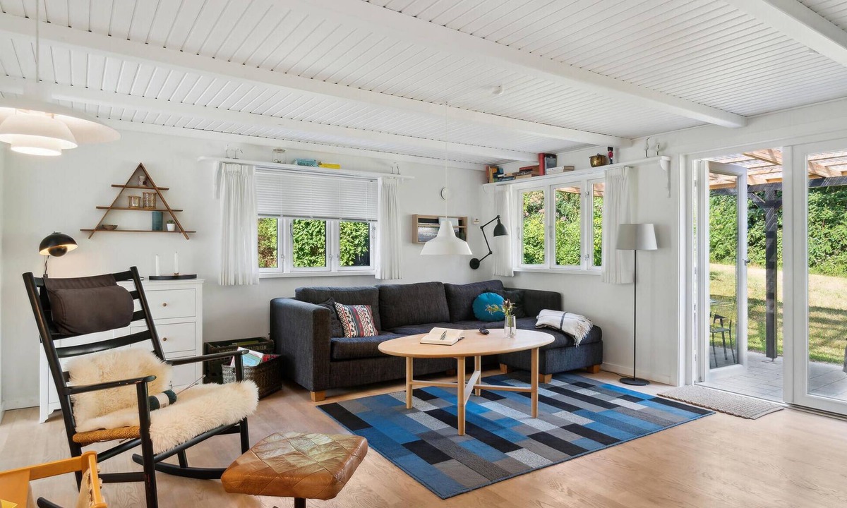 Remmer Strand House | Cozy, bright cottage with annex in a sheltered, naturally beautiful location.