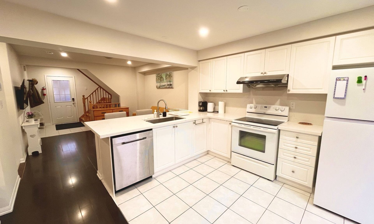 Milton House | Cozy Bright Home in Milton
