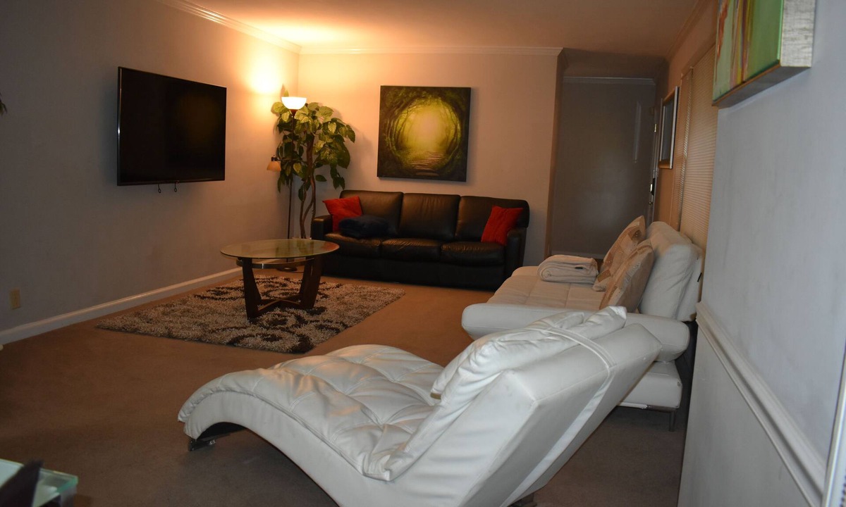 Brookhaven House | Cozy Buckhead Home