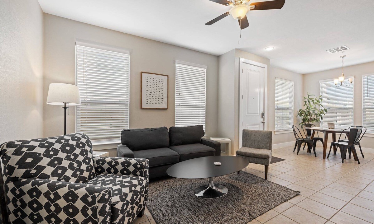 Georgetown House | Cozy & Budget Friendly 3BR with a Private Yard in Georgetown