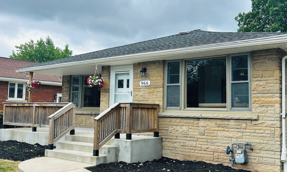 North Buffalo House | Cozy Buffalo Getaway — Between Niagara Falls & Downtown