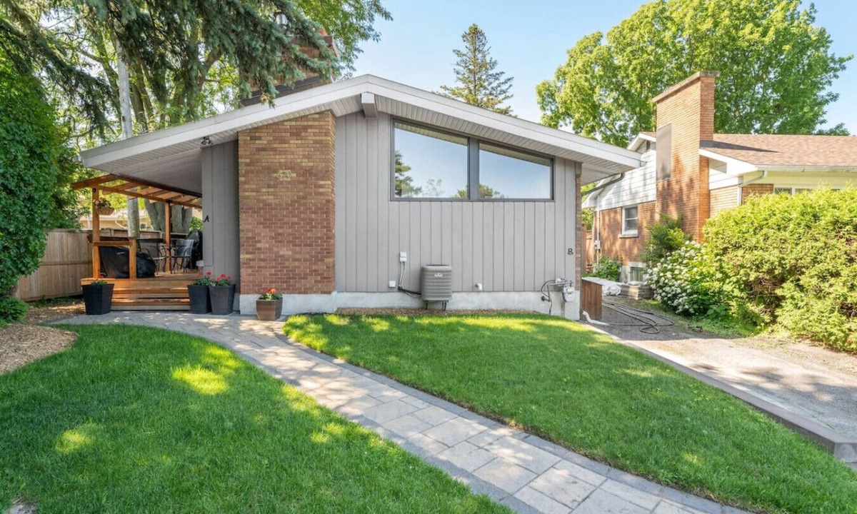 Industrial Park House | Cozy Bungalow - 5 mins. to The Ottawa Hospital!