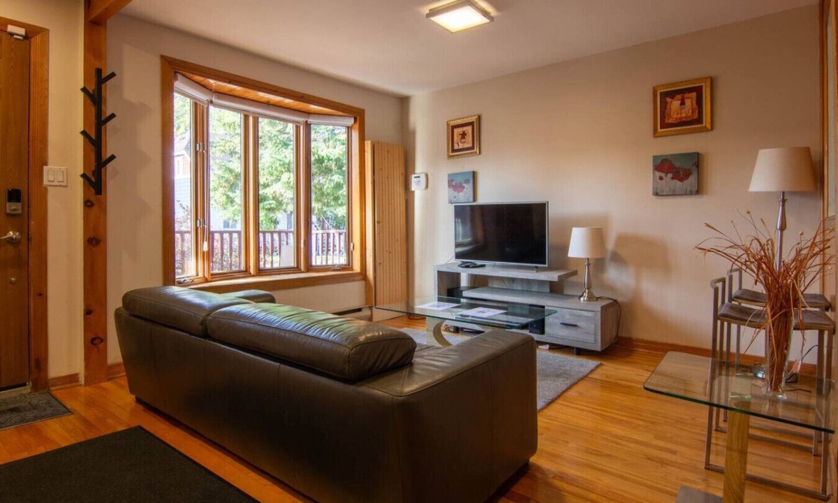 Longueuil House | Cozy Bungalow Longueuil | 3 BR | 6 pers