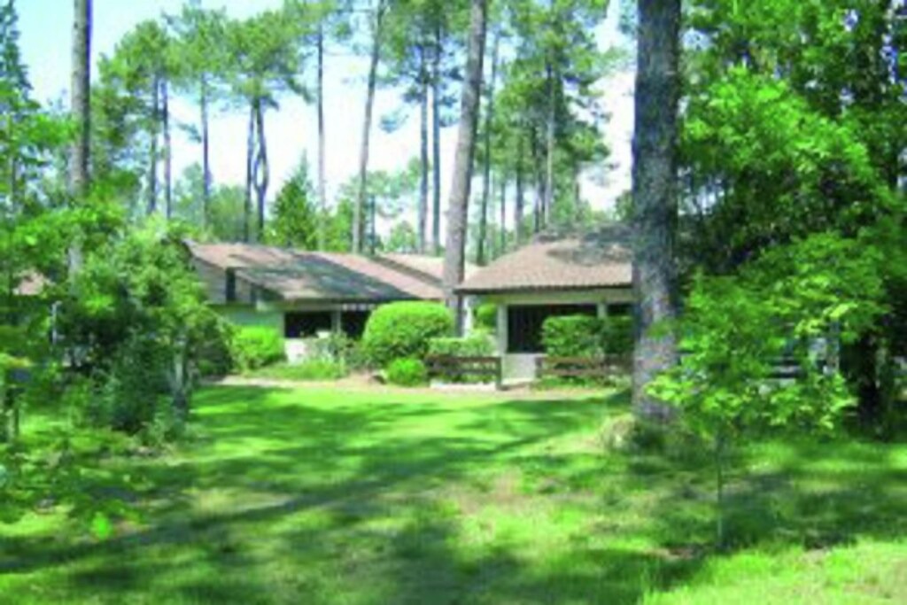 Lit-et-Mixe House | Cozy bungalow with a terrace located just 5 km from the lake