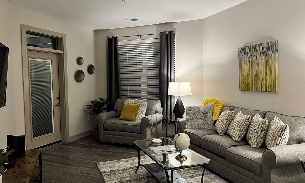 Farrington Apartment | Cozy but Accessible Hideaway. Lots of Amenitiesn