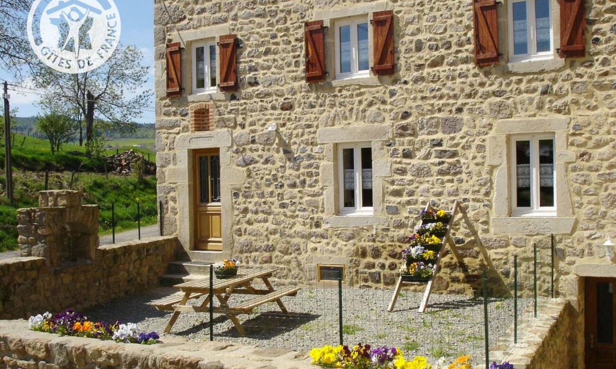 Saint-Bonnet-le-Courreau Cottage | Cozy cottage in natural park with pets allowed and modern comfort