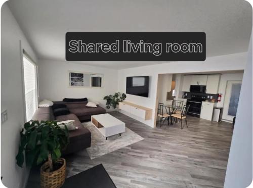 Regina House | Cozy