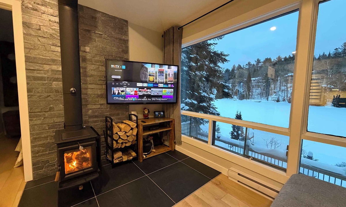 Saint-Alphonse-Rodriguez Ski Chalet | Cozy Lakeside Chalet at Lac Bastien