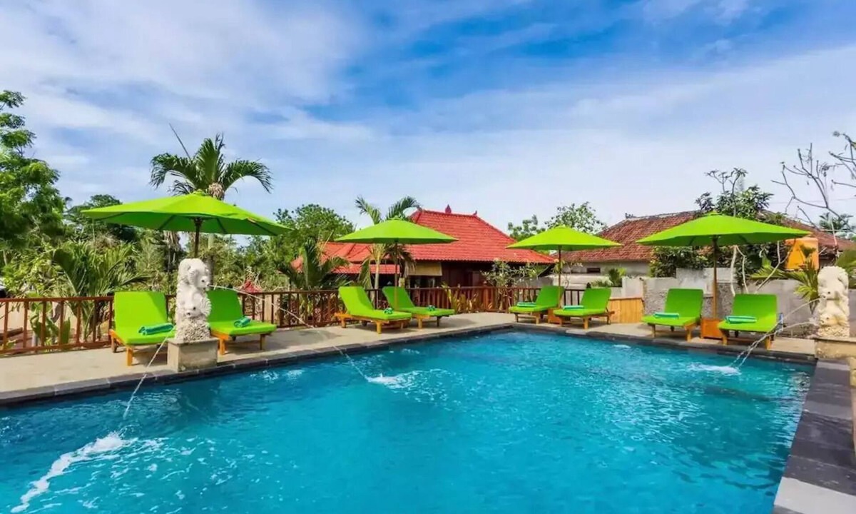 Mushroom Bay Hotel | Cozy Cabana Stay in Nusa Lembongan – Pool – Central Location