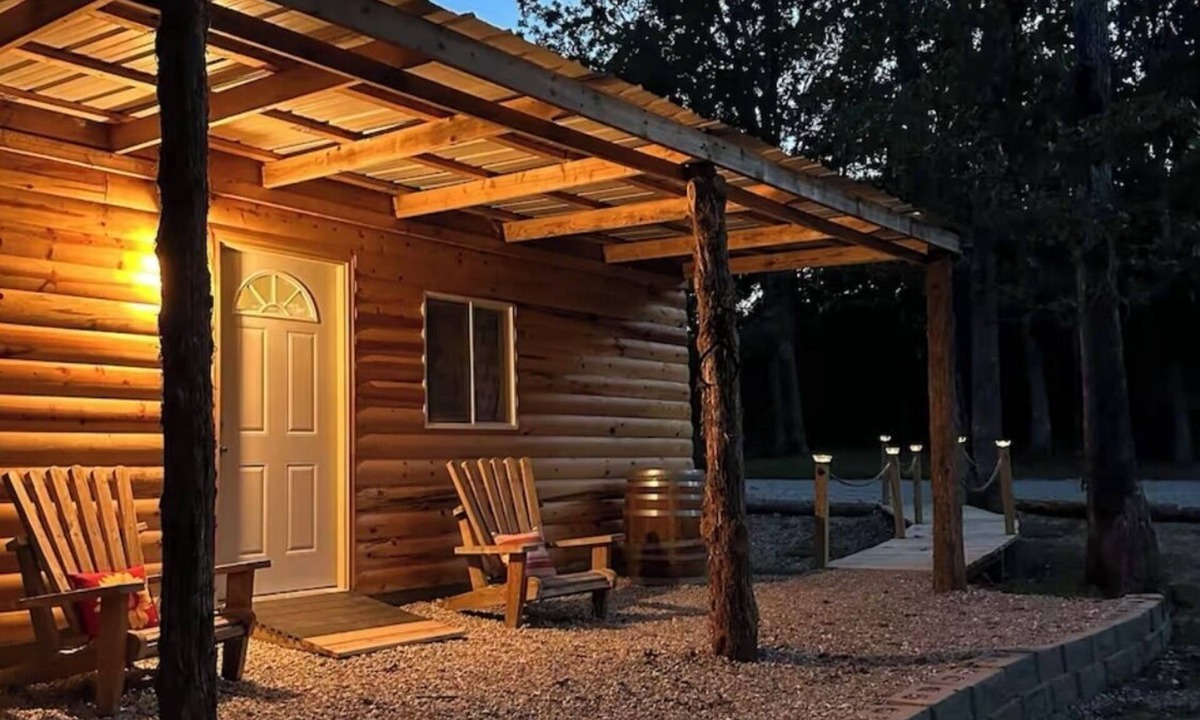 Duke Cabin | Cozy cabin 10 miles from ft wood pond view fire pit one room 2 comfy beds.