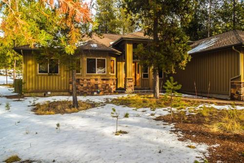Deer Park House | Cozy Cabin 5 mins to SHARC