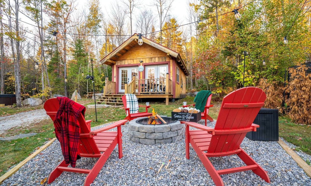 Bethel Cabin | Cozy Cabin! Firepit! Dogs Welcome! Hot Tub!