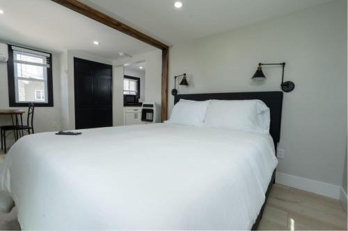 Temple House | Cozy Cabin in a Rural setting-14