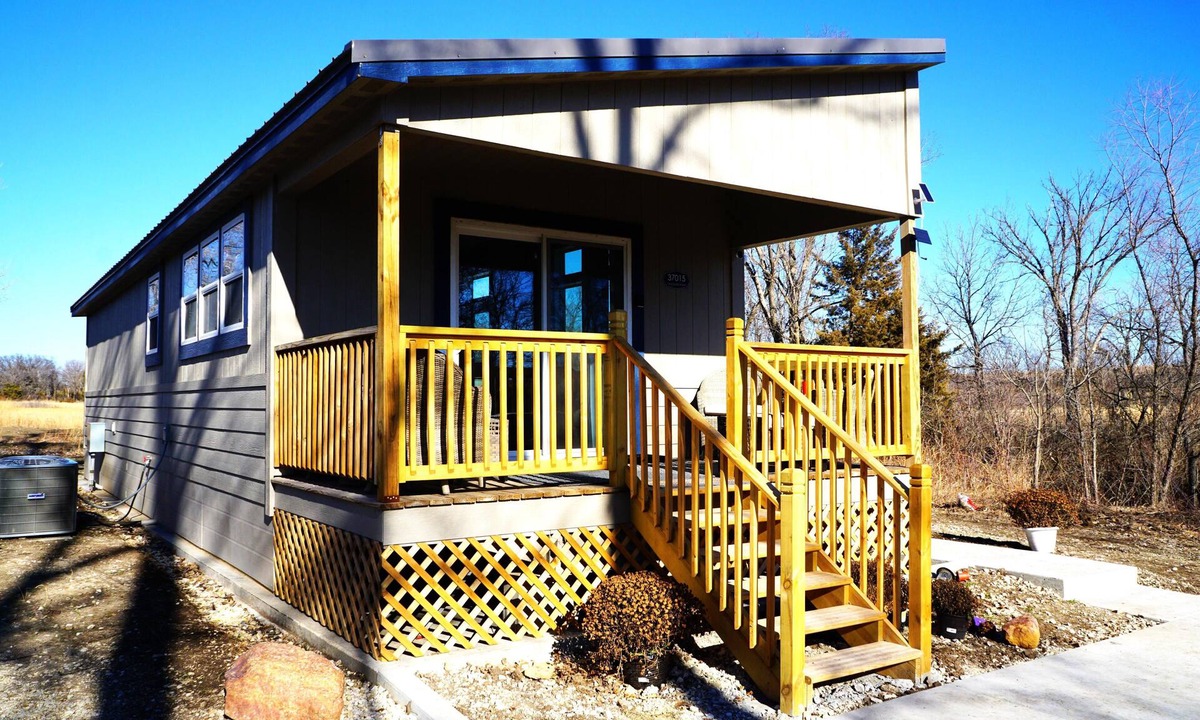 Maple Hill Cabin | Cozy Cabin in beautiful Maple Hill with WiFi, Hot Tub and AC