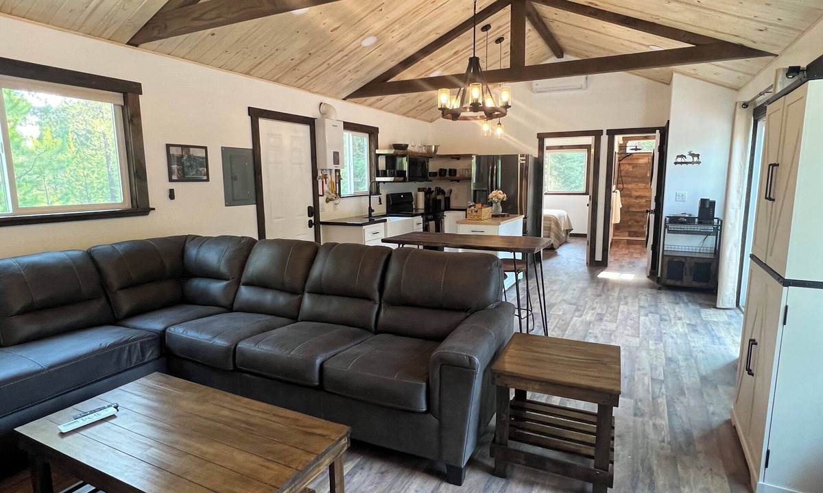 Kootenai County Cabin | Cozy cabin in charming forested area