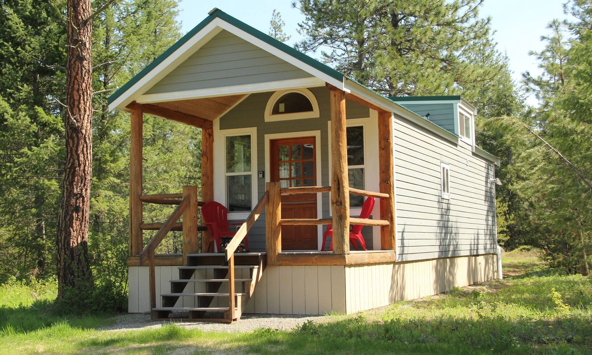 Athol Cabin | Cozy Cabin in the Big Woods of North Idaho