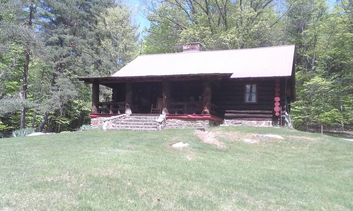 Lake Luzerne Cabin | Cozy cabin in the woods