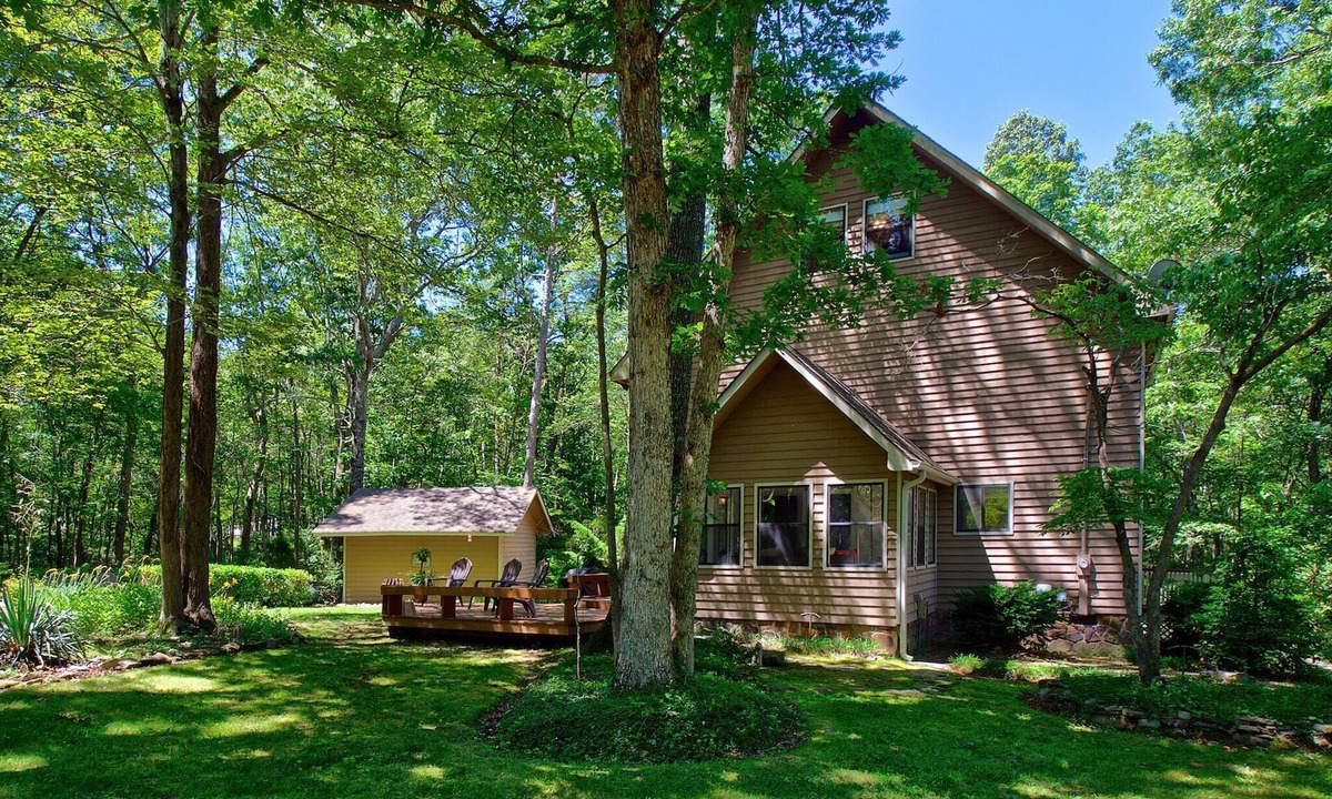 Rising Fawn Cabin | Cozy Cabin In The Woods