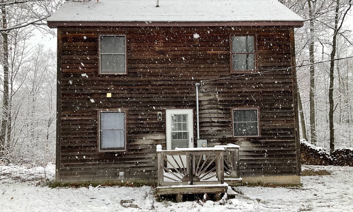 Evart Cabin | Cozy cabin in the woods