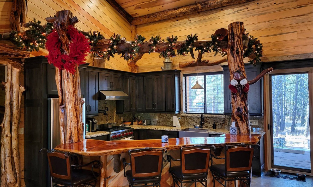 Mountain Pine Estates House | Cozy Cabin in the Pines
