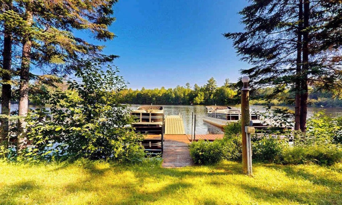 Mercer House | Cozy Cabin located on the Turtle Flambeau Flowage, great for all seasons!