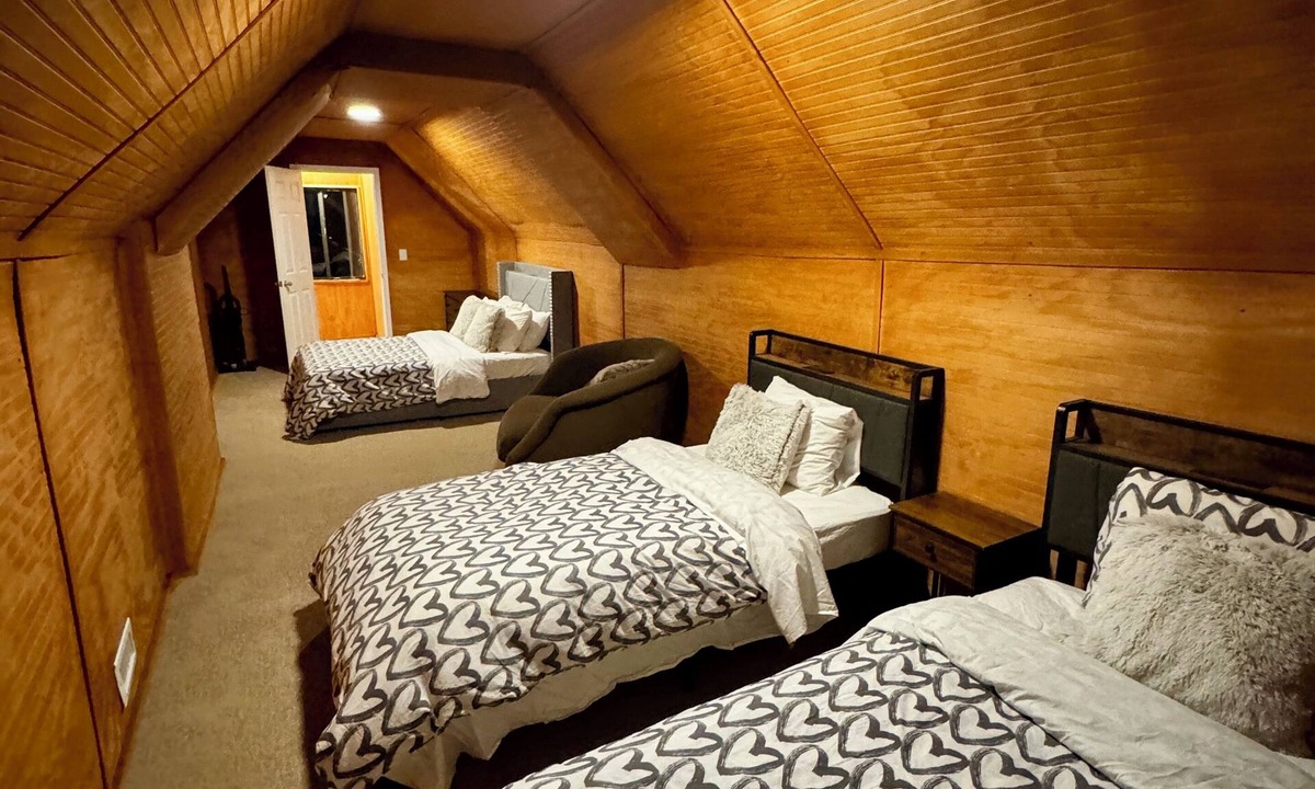 Echo Lake Cabin | Cozy cabin near Lake Tahoe SierraSki resort . 2bed 2bath.