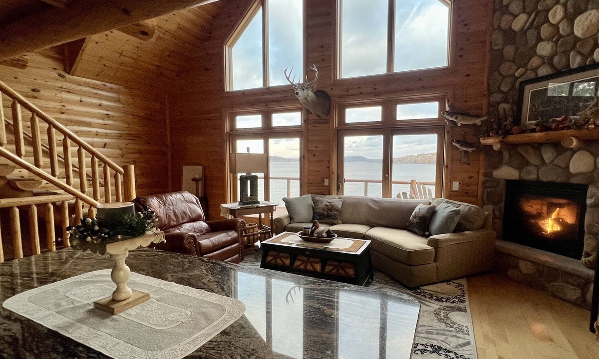 Merrimac Condo | Cozy Cabin on Lake Wisconsin nSkiing, Fishing & Hiking Retreat