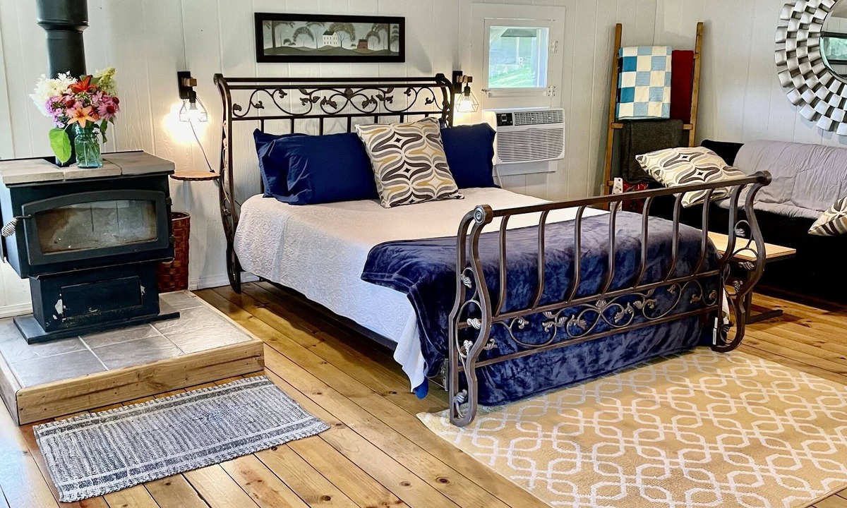 Janesville Cabin | Cozy cabin on the river!