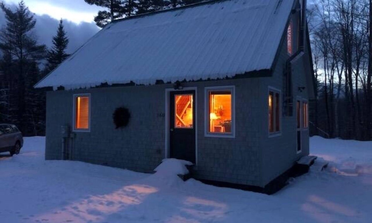 North New Portland Cabin | Cozy Cabin on the Carrabassett River, 30 minutes to Sugarloaf